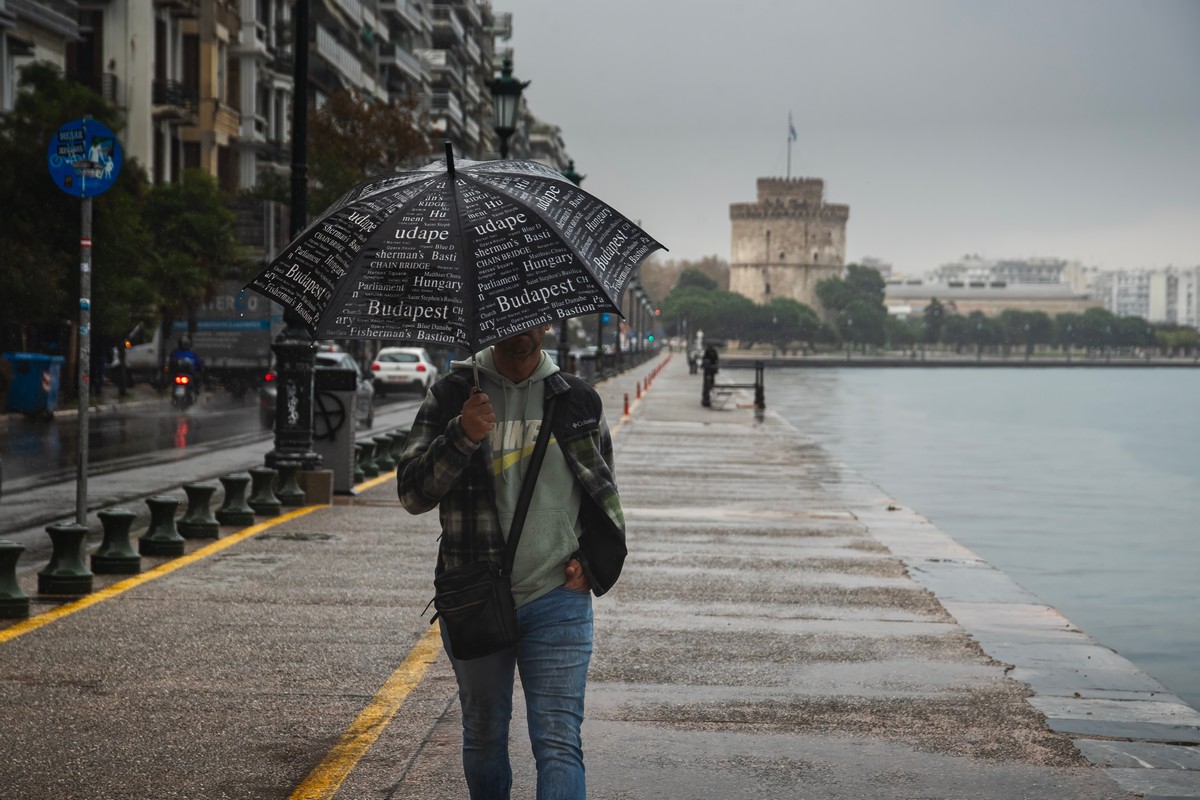 Νέα κακοκαιρία από την Τετάρτη: Βροχές, καταιγίδες και ισχυροί νοτιάδες σε Βόρεια και Δυτική Ελλάδα