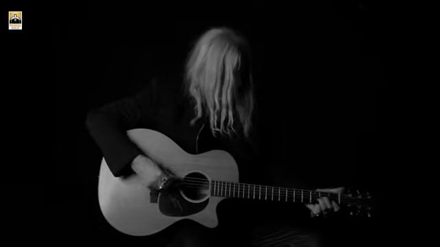 Ο Καρβέλας έγραψε και κυκλοφόρησε τραγούδι για τη γονεϊκότητα – Οι στίχοι που προκάλεσαν (VIDEO)