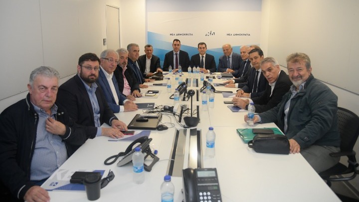 Συνάντηση Σκρέκα με ΚΕΔΕ – Στο επίκεντρο η χρηματοδότηση και ενίσχυση του ρόλου των δήμων