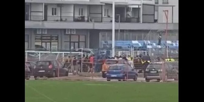 Μαυροβούνιο: Ξύλο οπαδών σε αγώνα νέων – Δέκα αποβολές και επέμβαση της αστυνομίας (VIDEO)