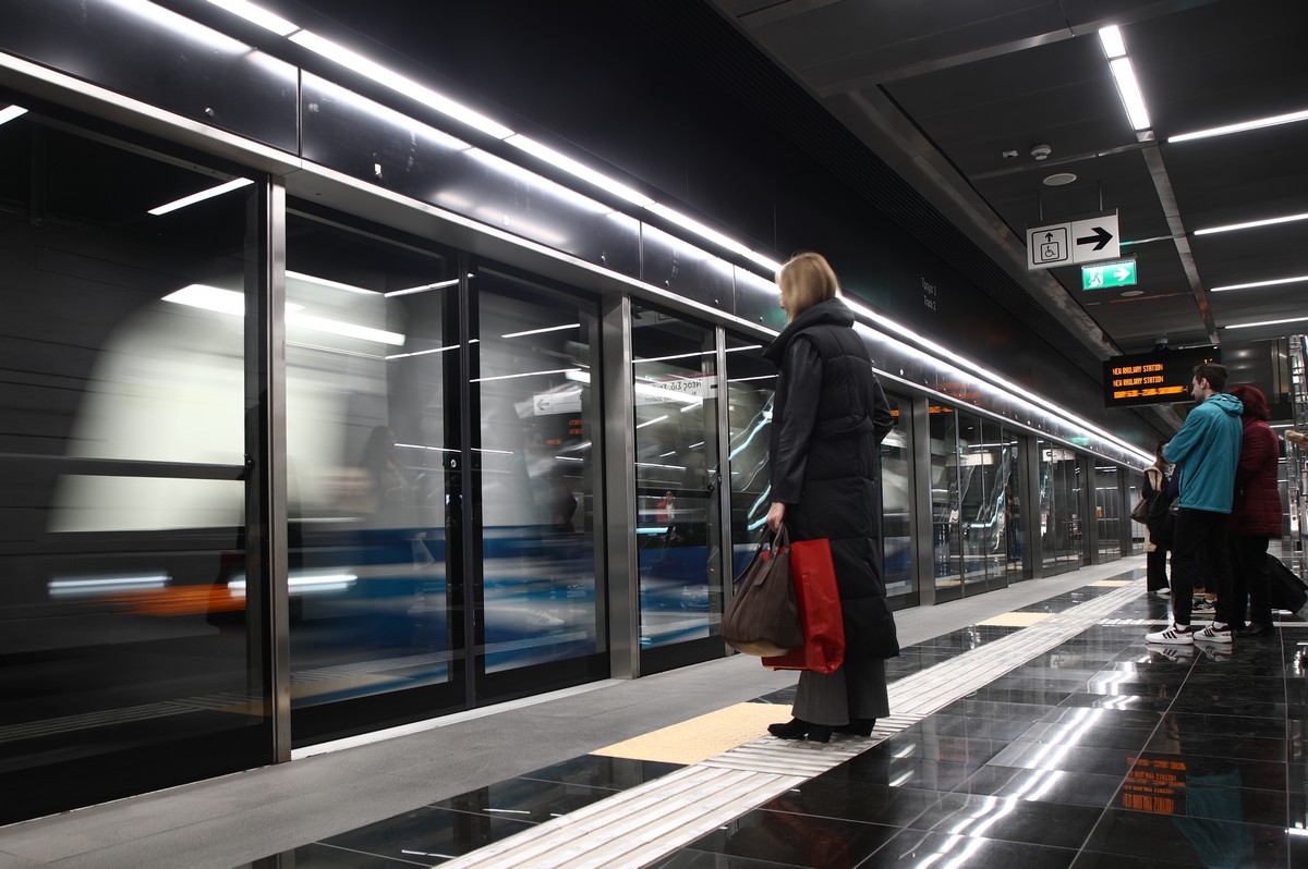 Σε πιλοτική 24ωρη λειτουργία αύριο το μετρό Θεσσαλονίκης