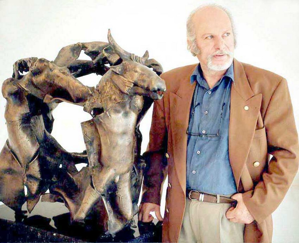 Πέθανε ο Ευάγγελος Μουστάκας, ο δημιουργός του εμβληματικού αγάλματος του Μεγάλου Αλεξάνδρου