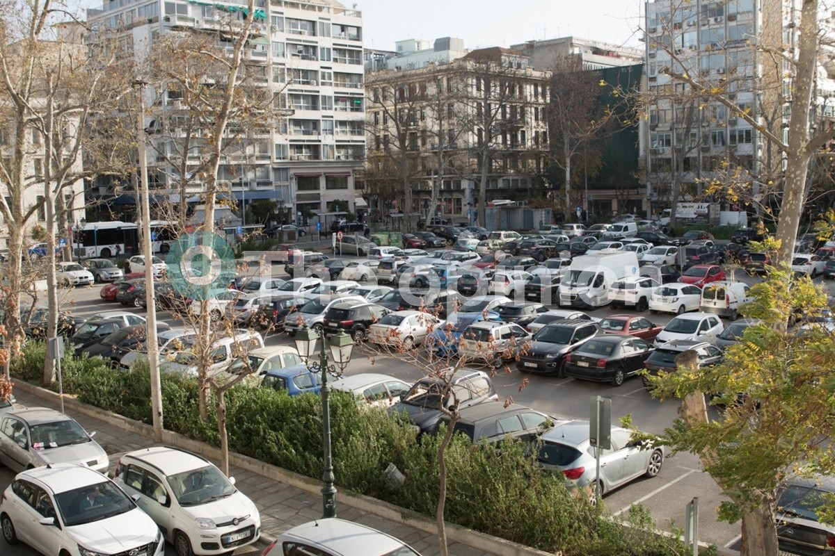 Στον… τάκο όσοι αρνούνται να μιλήσουν για την Πλατεία Ελευθερίας