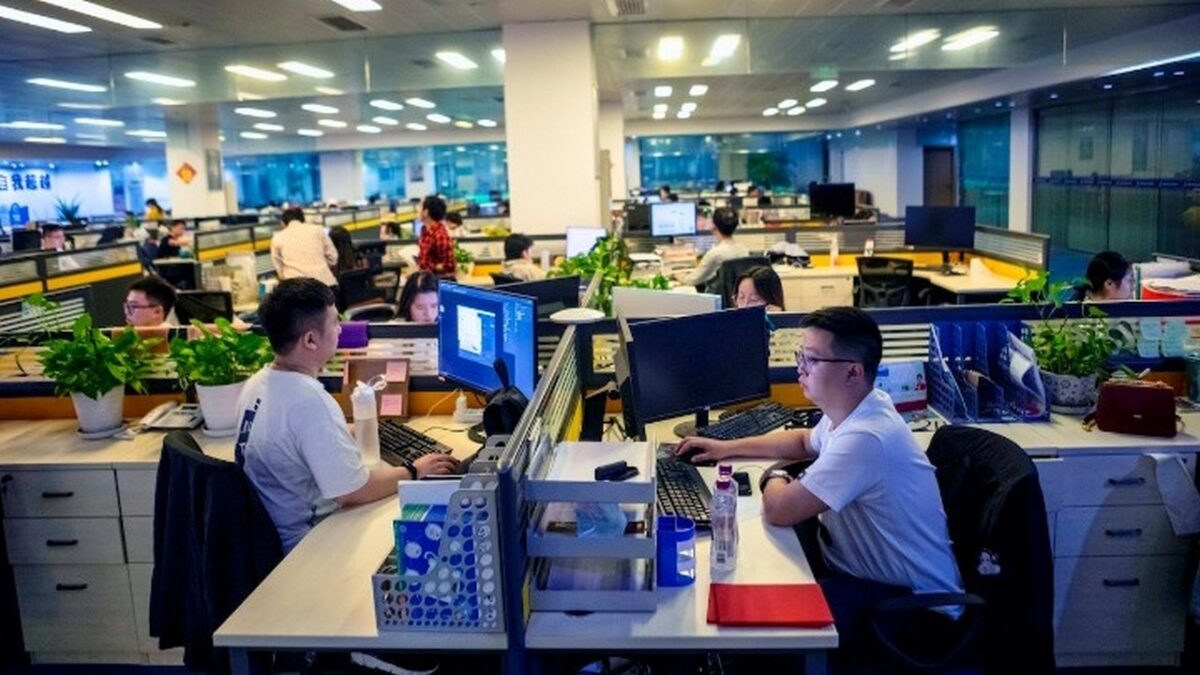 Κίνα: Αύξηση κατέγραψε ο τομέας της βιομηχανικής παραγωγής ηλεκτρονικών συσκευών πληροφορικής