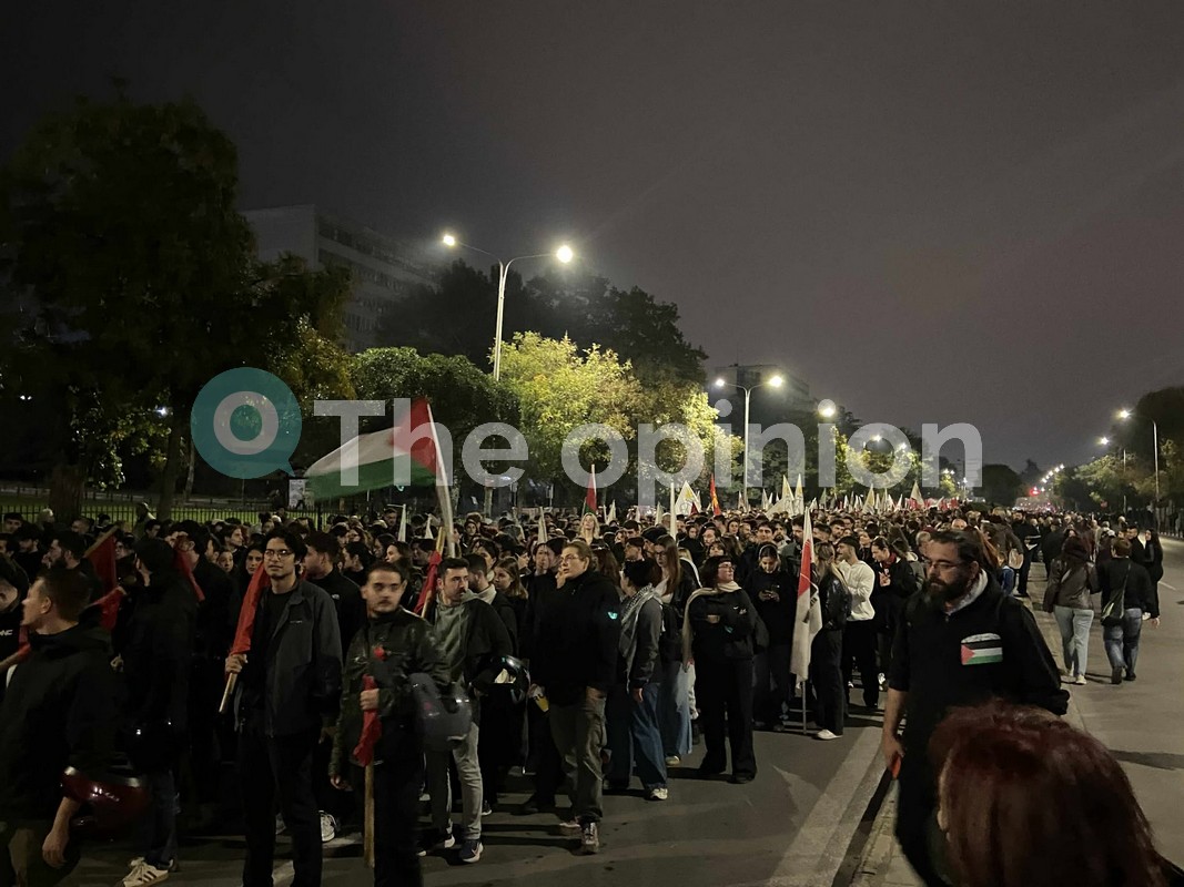 Πάνω από 10.000 διαδηλωτές στην πορεία για το Πολυτεχνείο στη Θεσσαλονίκη (ΦΩΤΟ+VIDEO)