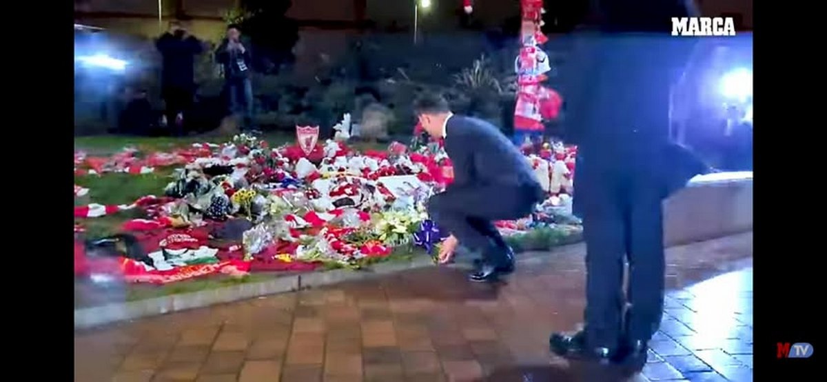 Συγκίνηση στο Άνφιλντ: Η Ρεάλ Μαδρίτης τίμησε τον Ζότα – Συγκίνησε το γράμμα του Άρνολντ (VIDEO)