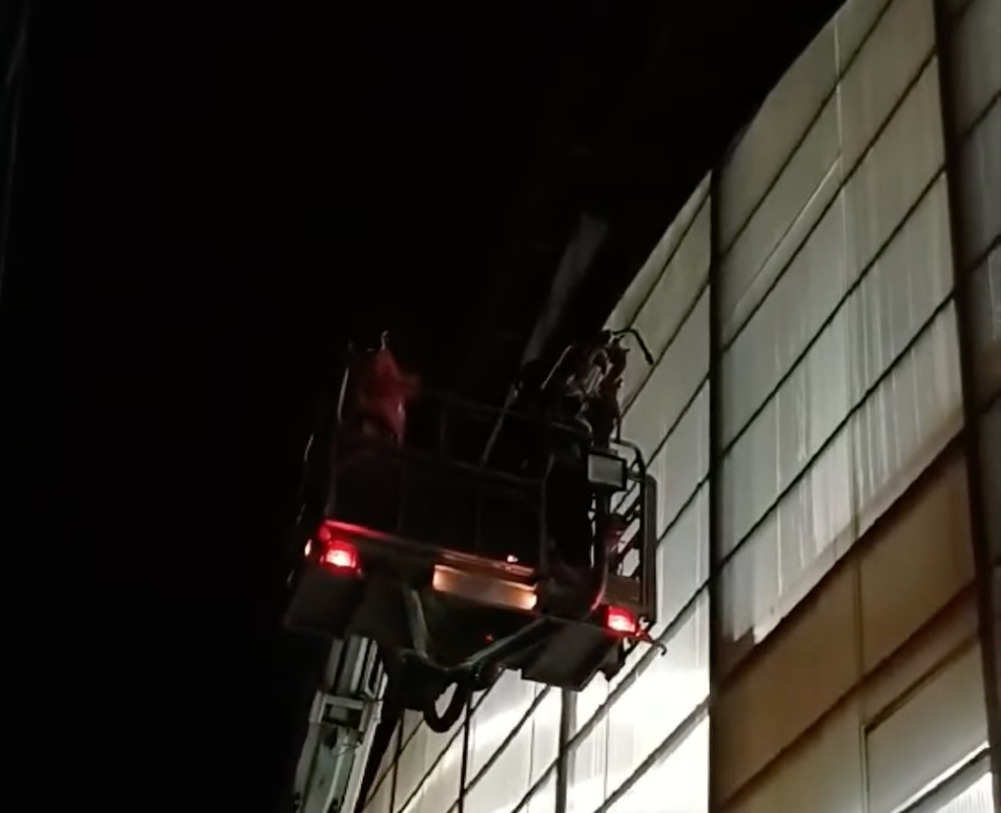 Κέρκυρα: Εκκενώθηκε κολυμβητήριο λόγω πτώσης τμήματος της οροφής από την κακοκαιρία (VIDEO)