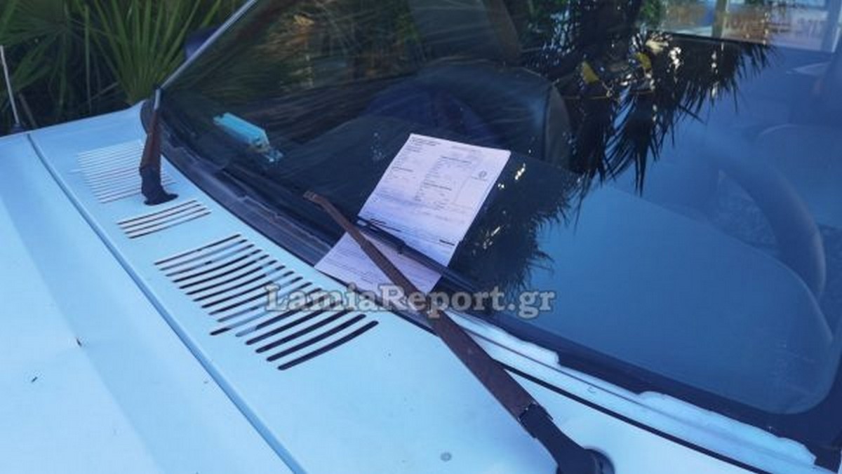 Έκοψαν κλήσεις σε… δημοτικά αυτοκίνητα που στόλιζαν για τα Χριστούγεννα (ΦΩΤΟ)