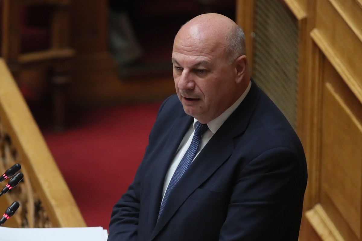 Τσιάρας: «Το γραφείο του υπουργείου ήταν και παραμένει ανοιχτό για διάλογο με τους αγρότες» (VIDEO)