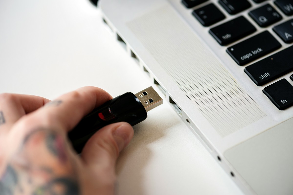 Ετοιμαστείτε να πείτε αντίο στα USB: Το cloud και οι SSD τα αντικαθιστούν