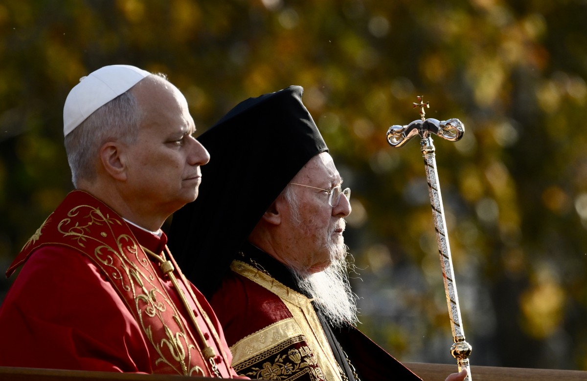 «Ενωμένοι είμαστε εδώ» – Μήνυμα από Βαρθολομαίο στην ιστορική σύνοδο με τον Πάπα (VIDEO)
