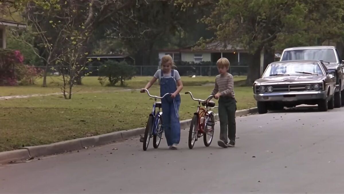 Ο Μακόλει Κάλκιν αποκάλυψε την κρυφή αλήθεια για τη σκηνή θανάτου στο «Κορίτσι μου» (VIDEO)