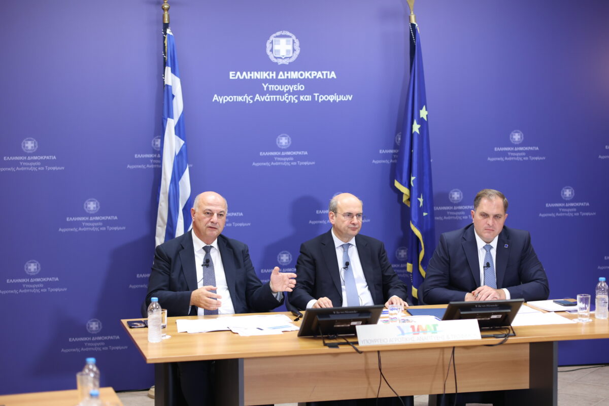 Αύριο η πληρωμή προκαταβολής της βασικής ενίσχυσης για τους αγρότες – Στα 3,7 δισ. ευρώ οι εθνικοί και ευρωπαϊκοί πόροι στον πρωτογενή τομέα για το 2025