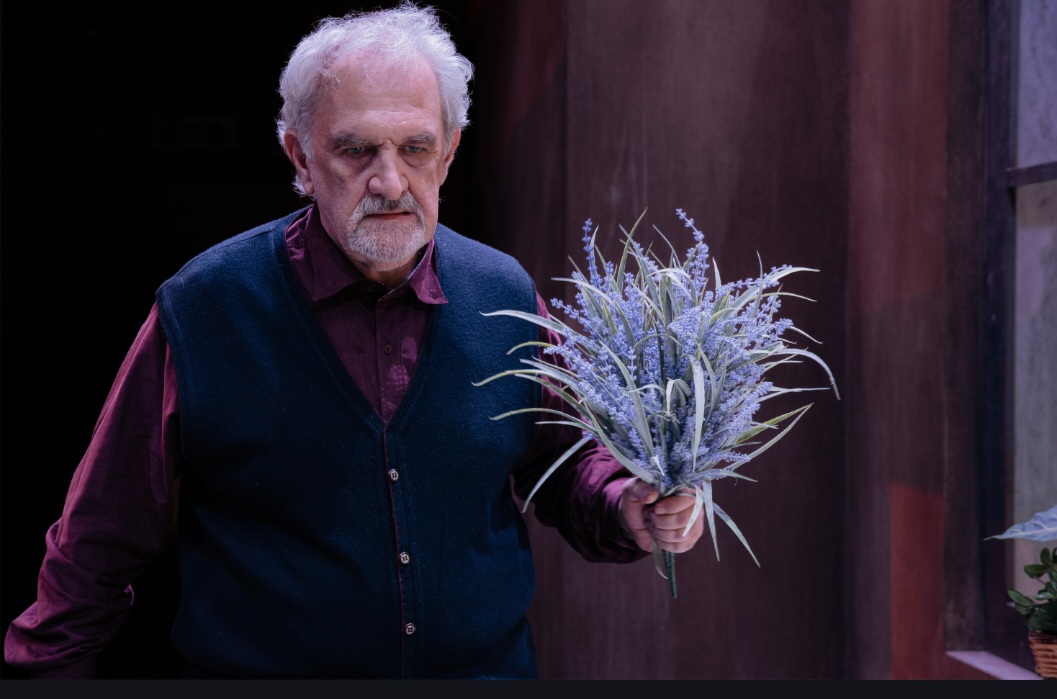 «Πριν ανοίξουμε φτερά» του Florian Zeller στο Αριστοτέλειον