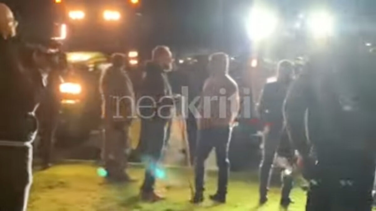 Νέα ένταση στο Ηράκλειο: Αγρότες μπήκαν με τρακτέρ στο χώρο του αεροδρομίου – Eπιχείρησαν να σπάσουν το μπλόκο των ΜΑΤ