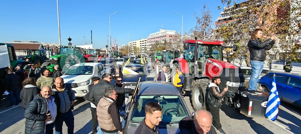 Θεσσαλονίκη: Αποχώρησαν από λιμάνι και επιστρέφουν στα μπλόκα οι αγρότες