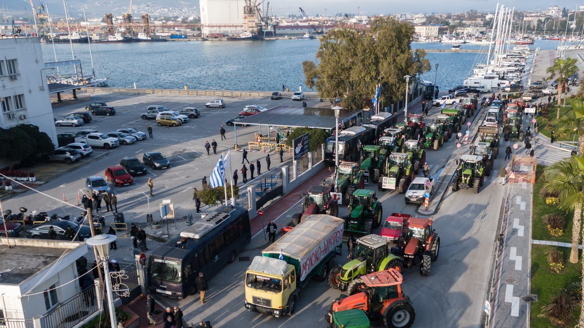 Στο λιμάνι του Βόλου οι αγρότες – Σήμερα αποφασίζουν για το λιμάνι της Θεσσαλονίκης (VIDEO)