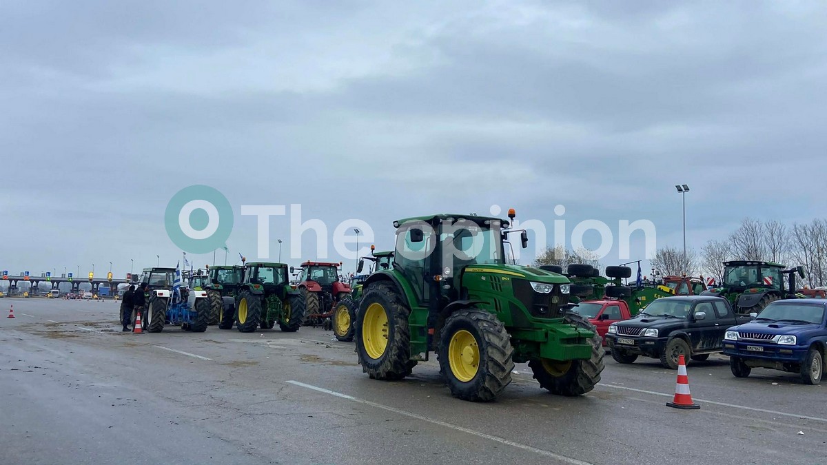 Μπλόκα αγροτών: Άνοιξε και το ρεύμα εξόδου στα Μάλγαρα