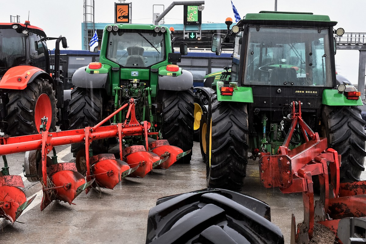 Ενισχύονται οι κινητοποιήσεις των αγροτών – Η εικόνα στα μπλόκα της Βορείου Ελλάδας