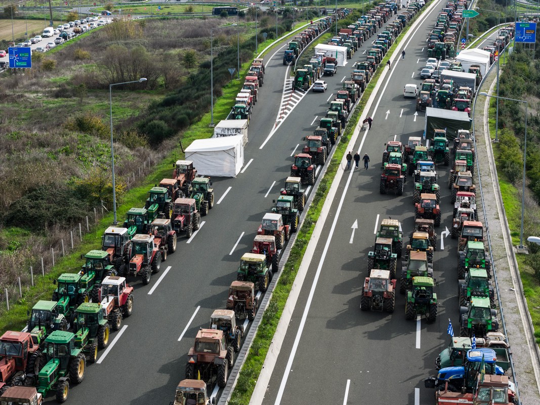 Στον… τάκο τα αγροτικά μπλόκα (άντε και του χρόνου)