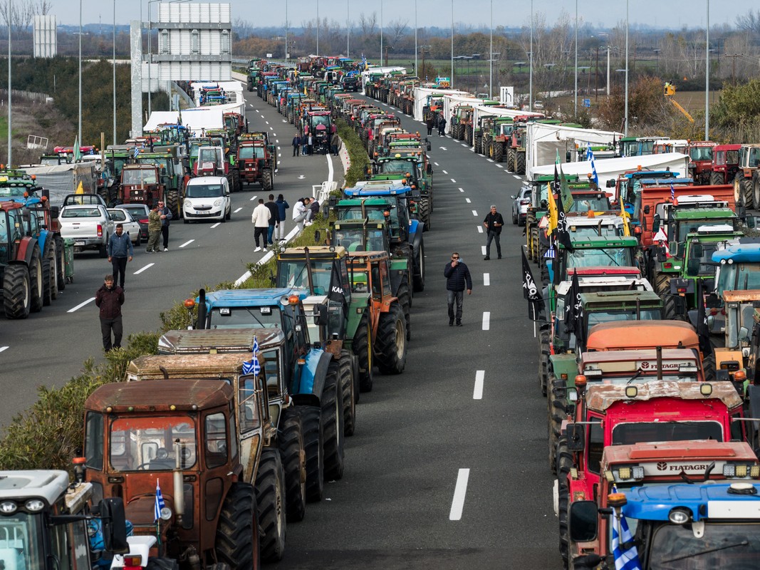 Στον… τάκο τα μπλόκα της ανευθυνότητας