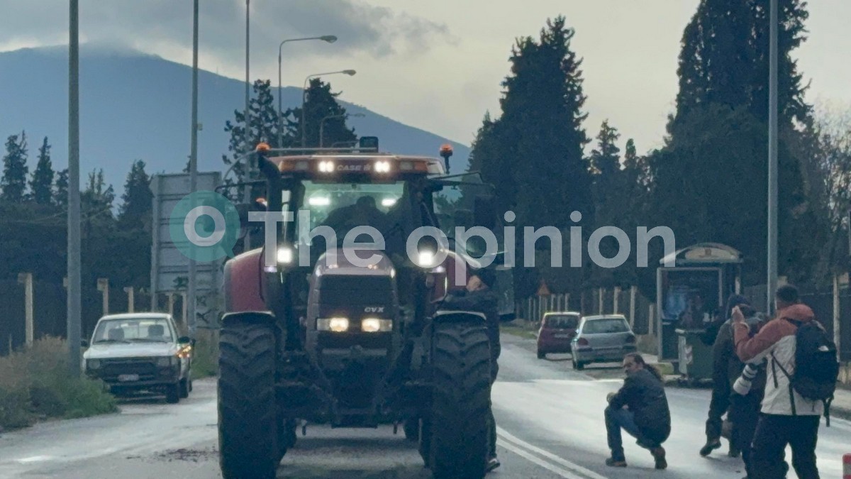 Πάνω από 50 τρακτέρ στα «πράσινα φανάρια» – Ενιαίο μπλόκο από όλα τα χωριά Ανατολικής Θεσσαλονίκης και Χαλκιδικής (VIDEO)