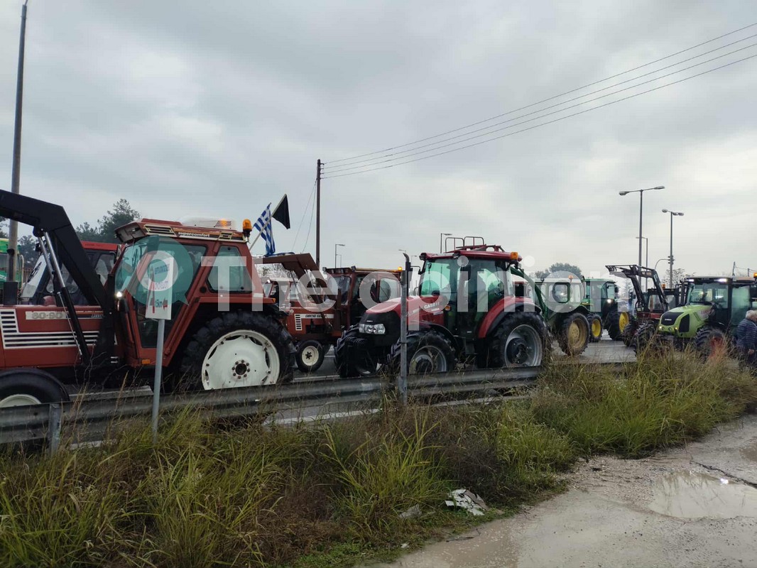 Μπλόκα στην Κεντρική Μακεδονία: Διόδια και Εγνατία Οδός αποκλεισμένα – Άνοιξαν τα σύνορα