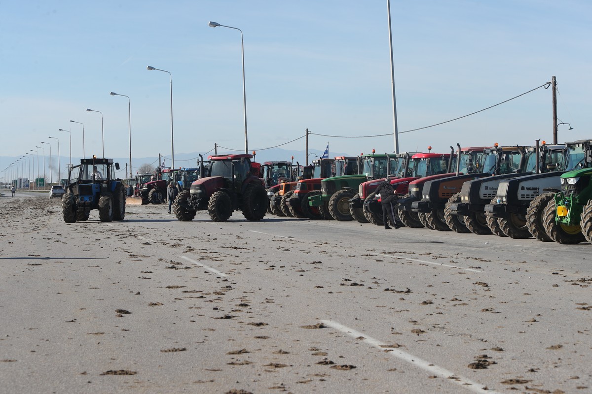 Ο αγροτικός ξεσηκωμός, οι κινήσεις Δένδια και το… μέλλον του Μητσοτάκη στα σημερινά(2/12) πρωτοσέλιδα