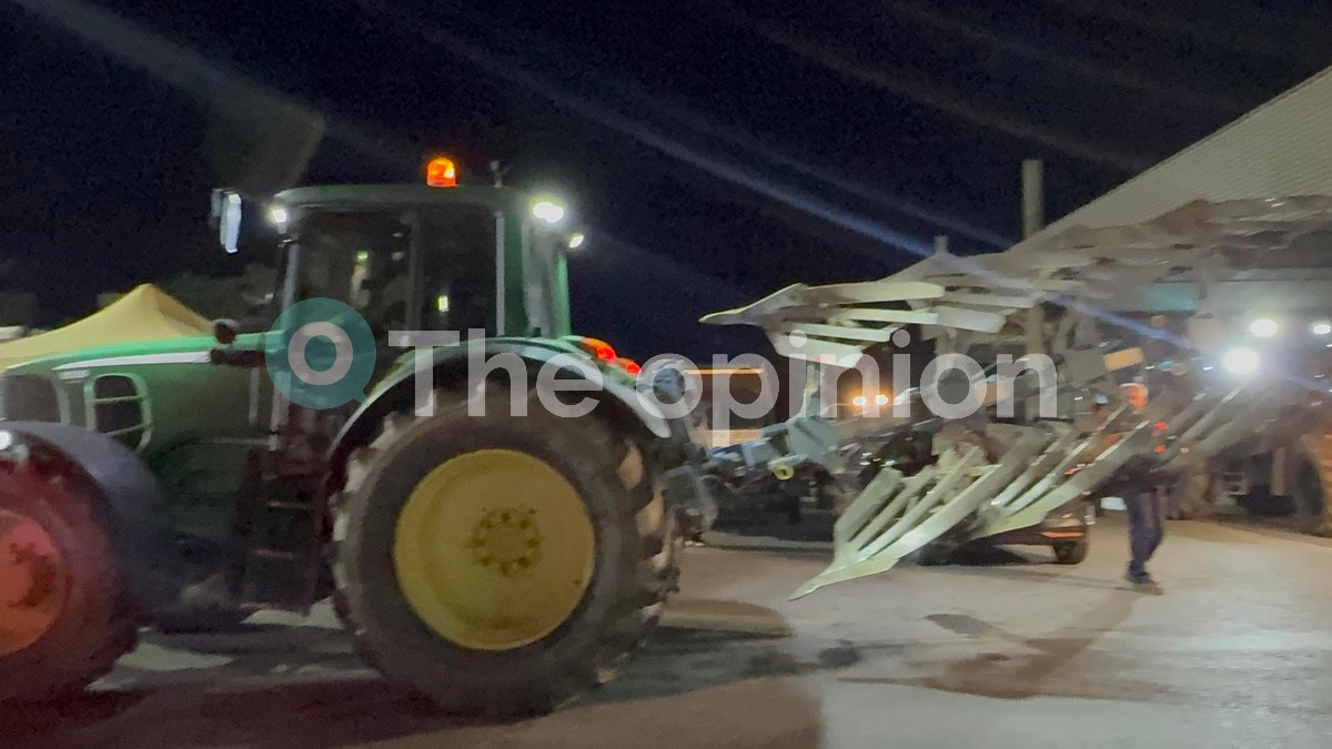 Κλείνουν εκ νέου τα σύνορα των Ευζώνων – Τρακτέρ σε κάθε είσοδο και έξοδο (ΦΩΤΟ+VIDEO)