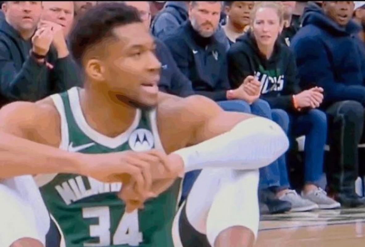 Χαμός με τα… γαλλικά του Αντετοκούνμπο μόλις τραυματίστηκε (VIDEO)