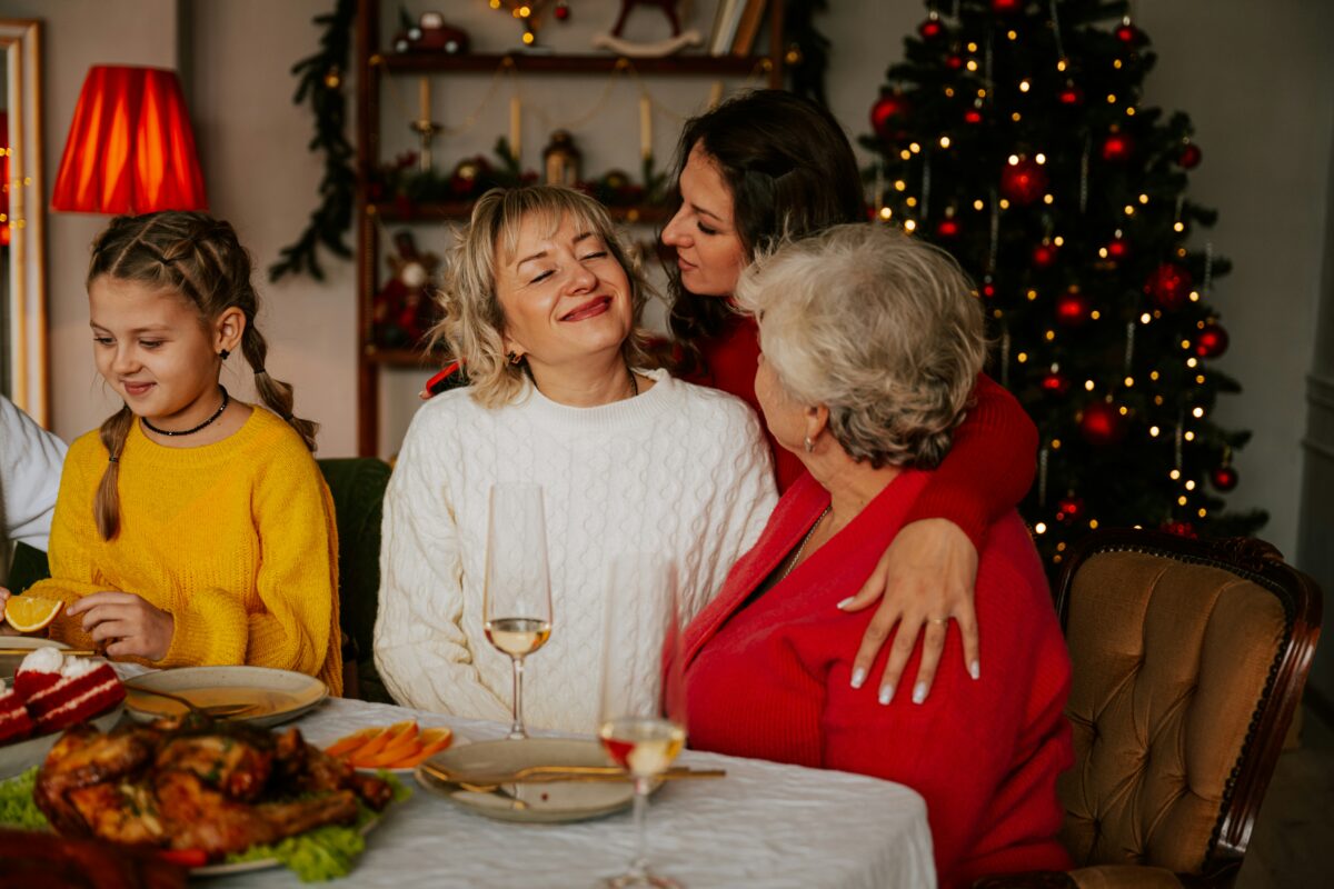 Γυναίκα και εμμηνόπαυση: tips επιβίωσης στις γιορτές
