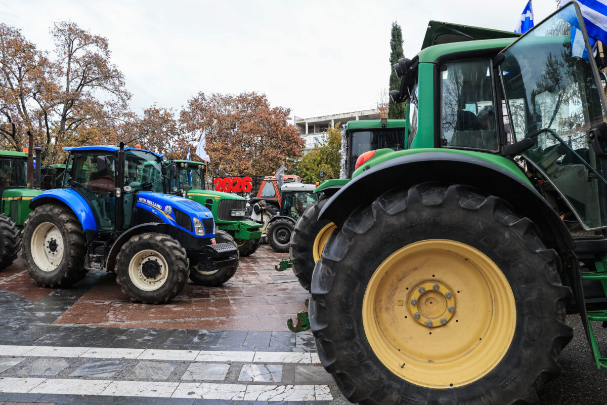 Η θεσμοθετημένη ατιμωρησία και το ελληνικό θέατρο του δρόμου