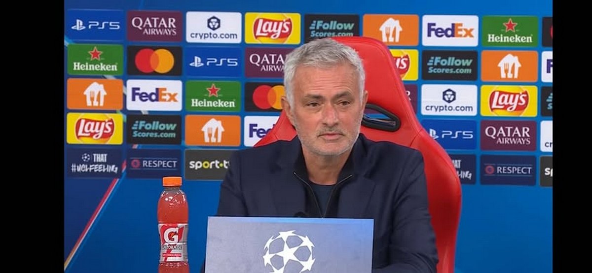 Η χιουμοριστική ατάκα του Μουρίνιο στη συνέντευξη Τύπου που «έκλεψε» την παράσταση (VIDEO)