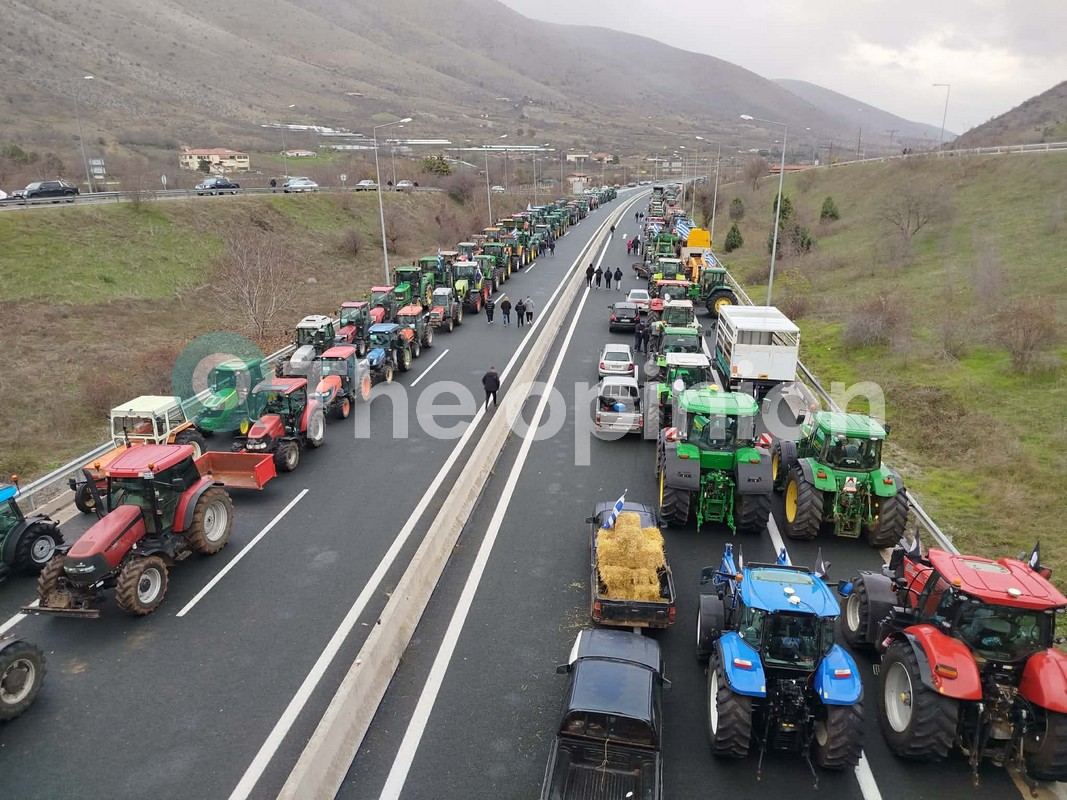 Ανυποχώρητοι οι αγρότες: Παραμένουν στα μπλόκα – Το μεσημέρι οι κρίσιμες συνελεύσεις