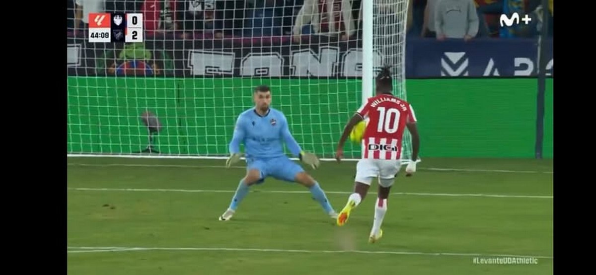 «Μαγεία» από τον Νίκο Γουίλιαμς: Το απίστευτο γκολ του που μοιάζει… εξωπραγματικό (VIDEO)