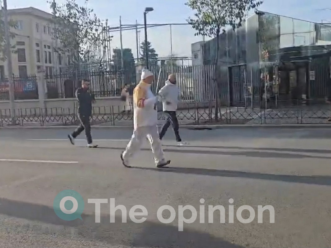 Συνεχίζει το ταξίδι της η Ολυμπιακή Φλόγα – Φεύγει από τη Θεσσαλονίκη (VIDEO)