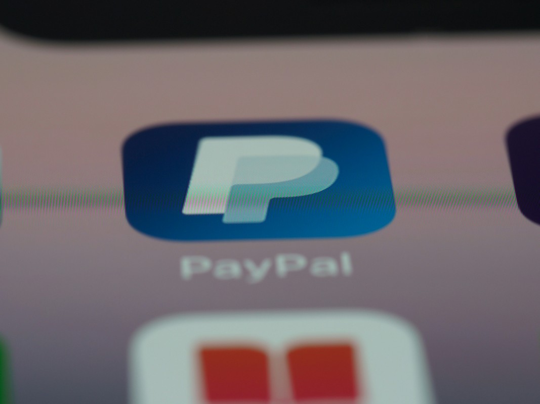 Η PayPal θέλει να γίνει τράπεζα