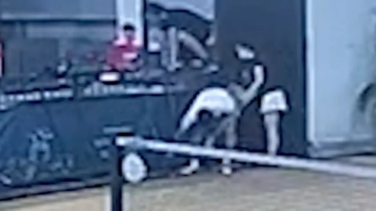 Τραγικός θάνατος στην Μαλαισία: 32χρονος πήγε να πιάσει μια μπάλα και έπεσε στο κενό (VIDEO)