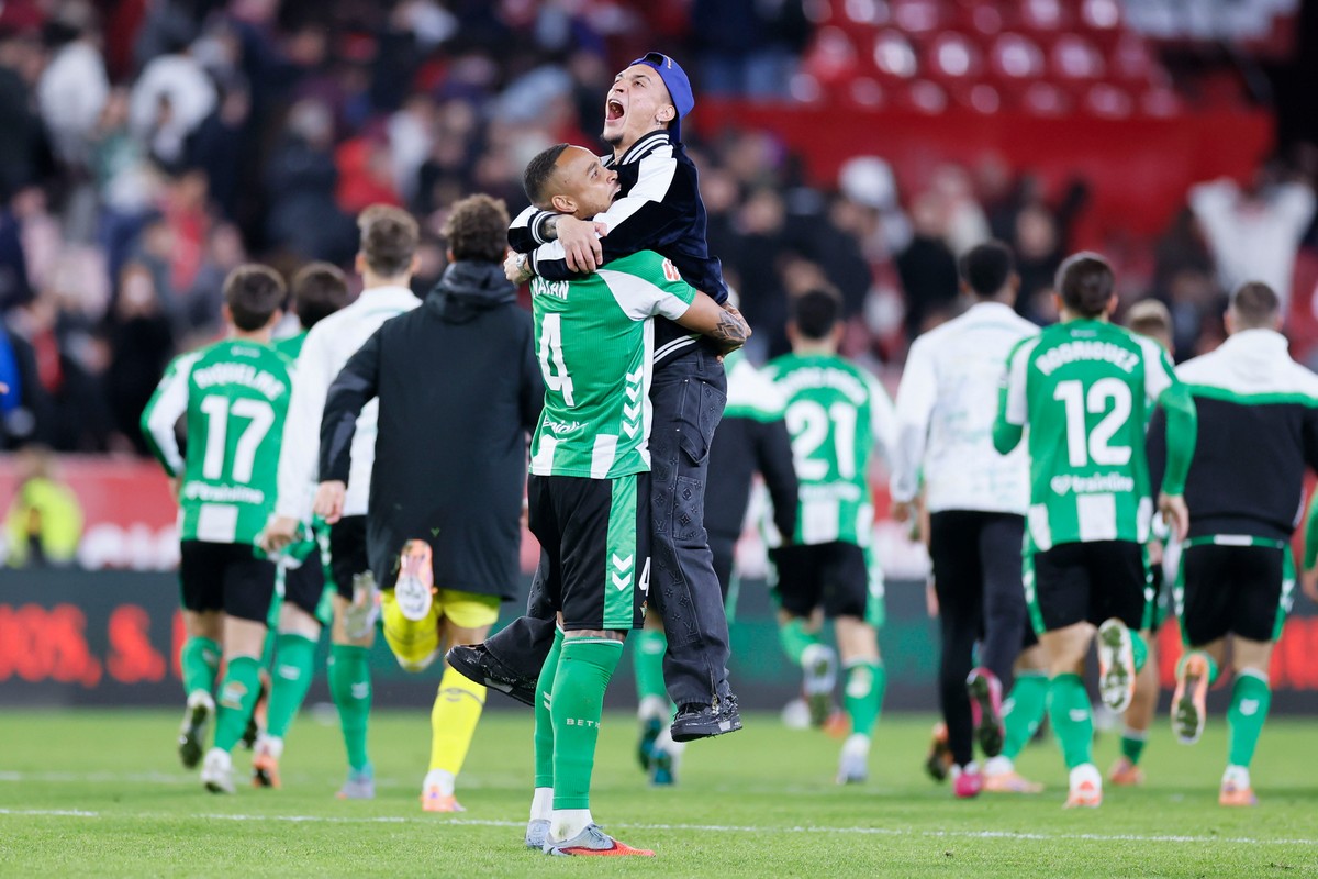 Σεβίλλη: «Βαριά» καμπάνα μετά τα επεισόδια στο ντέρμπι με την Μπέτις