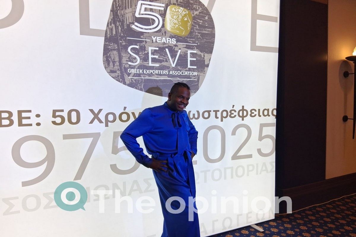 Ο εκκεντρικός στυλίστας της Κίμπερλι Γκίλφοϊλ δηλώνει ερωτευμένος με την Θεσσαλονίκη – Ψάχνει να βρει Έλληνα άντρα (VIDEO)