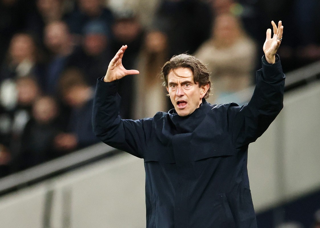 Χάος στην Τότεναμ: Ο προπονητής της πίνει από κούπα του μισητού εχθρού και οι παίκτες συγκρούονται με διοίκηση και οπαδούς