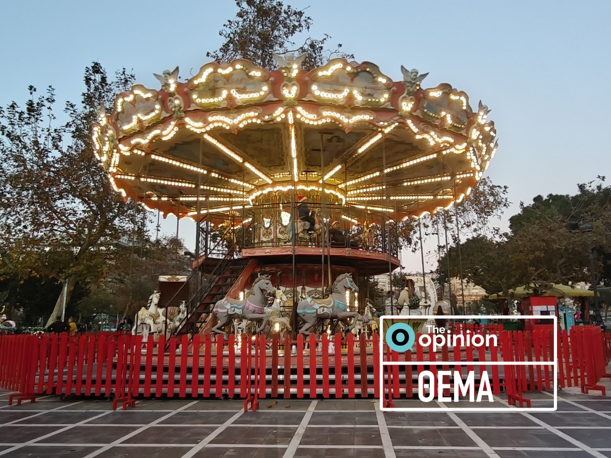 «Το Χωριό των Μαγεμένων»: Ένα γιορτινό σημείο συνάντησης στο κέντρο της Θεσσαλονίκης (ΦΩΤΟ)