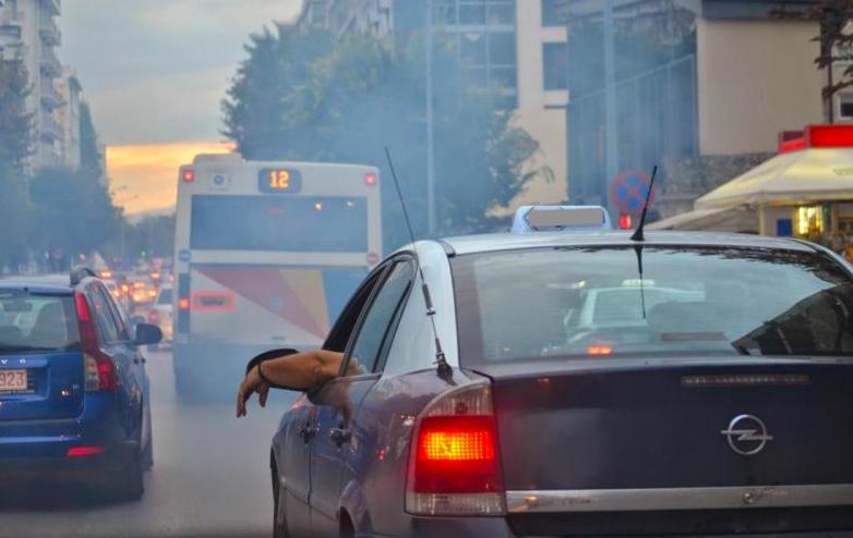 Θεσσαλονίκη: «Πονηρός» οδηγός ταξί χρησιμοποιούσε εφαρμογή αντί για ταξίμετρο – «Καμπάνα» από την ΕΛΑΣ