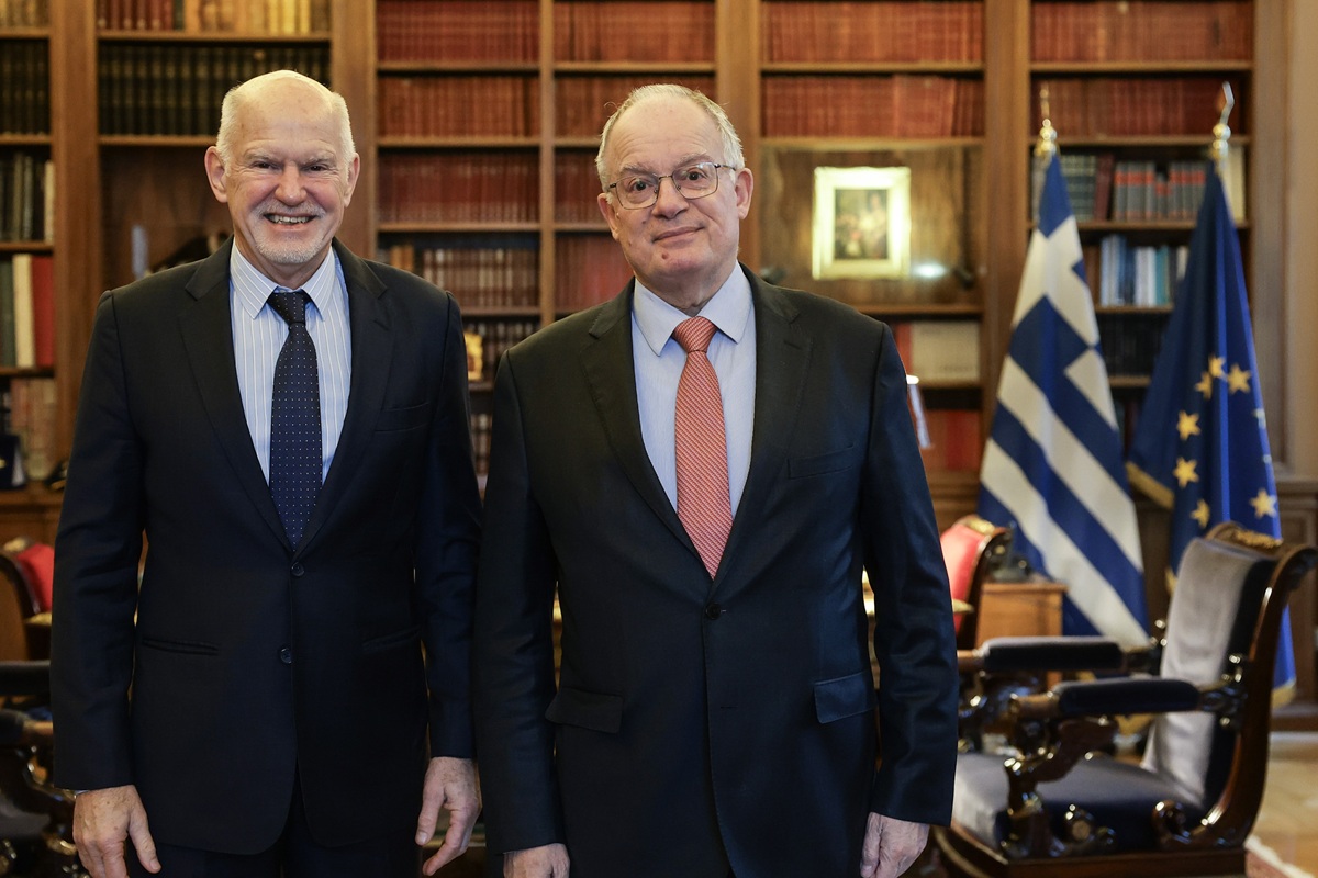 Συνάντηση Τασούλα – Παπανδρέου στο Προεδρικό Μέγαρο