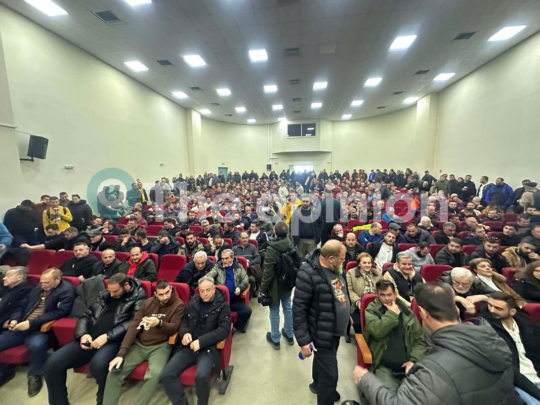 Στους δρόμους παραμένουν τα τρακτέρ – «Όχι» στο συλλαλητήριο στην Αθήνα