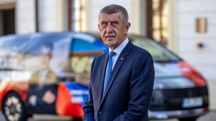 Τσεχία: O πρωθυπουργός Μπάμπις αγόρασε υδρόγειο για να δει πού είναι η Γροιλανδία (VIDEO)