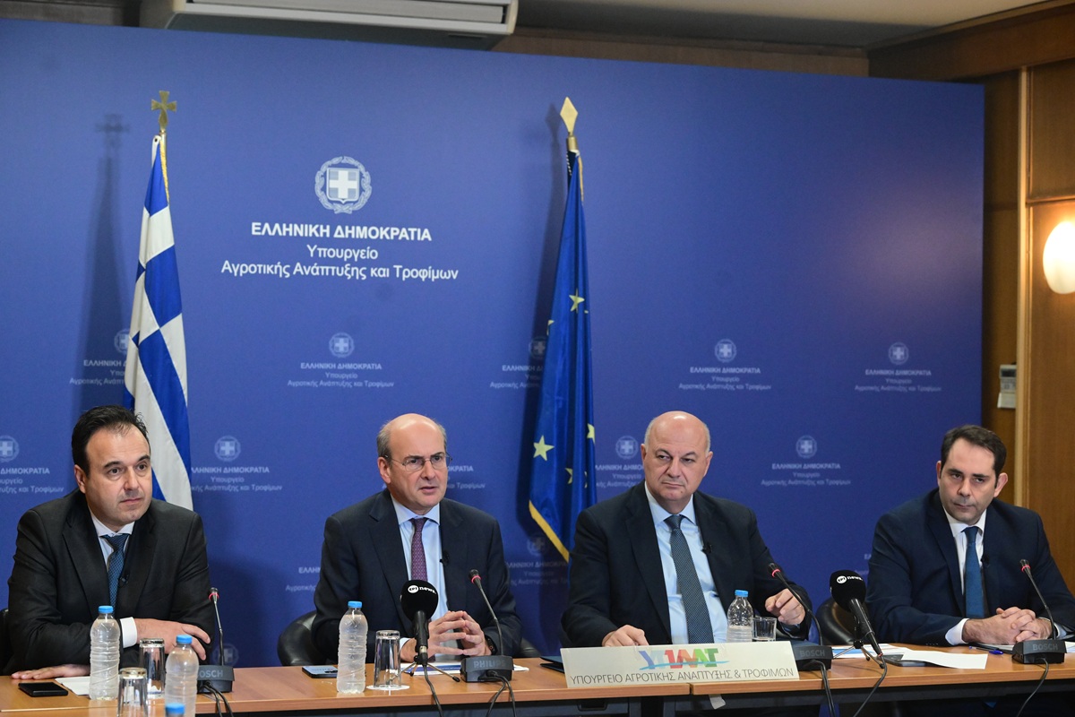 Τα μέτρα για τους αγρότες: Στα 8,5 λεπτά/kWh το ρεύμα- Επιστροφή του ΕΦΚ πετρελαίου στην αντλία μέσω εφαρμογής