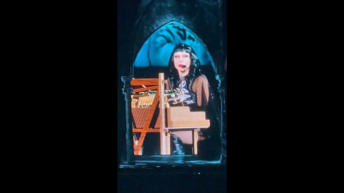 Lady Gaga: Το ηχηρό μήνυμα κατά της ICE από τη σκηνή του Τόκιο (VIDEO)