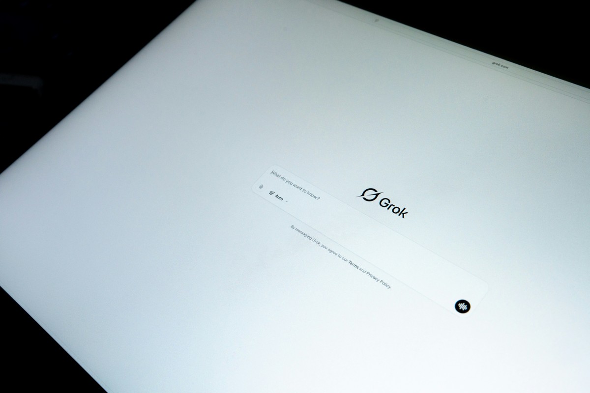 Νομική προσφυγή ανηλίκων κατά του Μασκ για το Grok και τη δημιουργία σεξουαλικού περιεχομένου