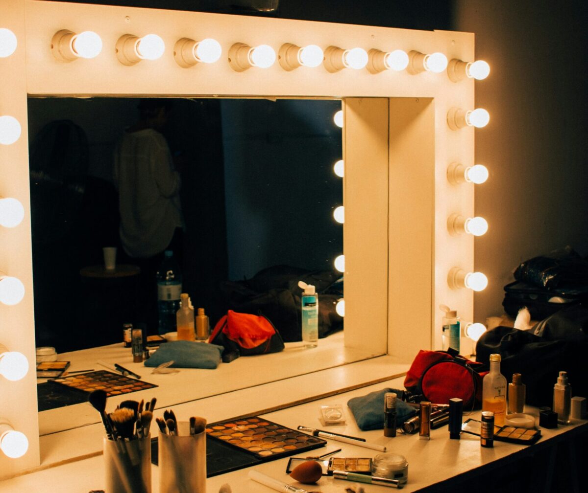 Τα 3 tips από makeup artists για πιο γεμάτα χείλη χωρίς ενέσεις